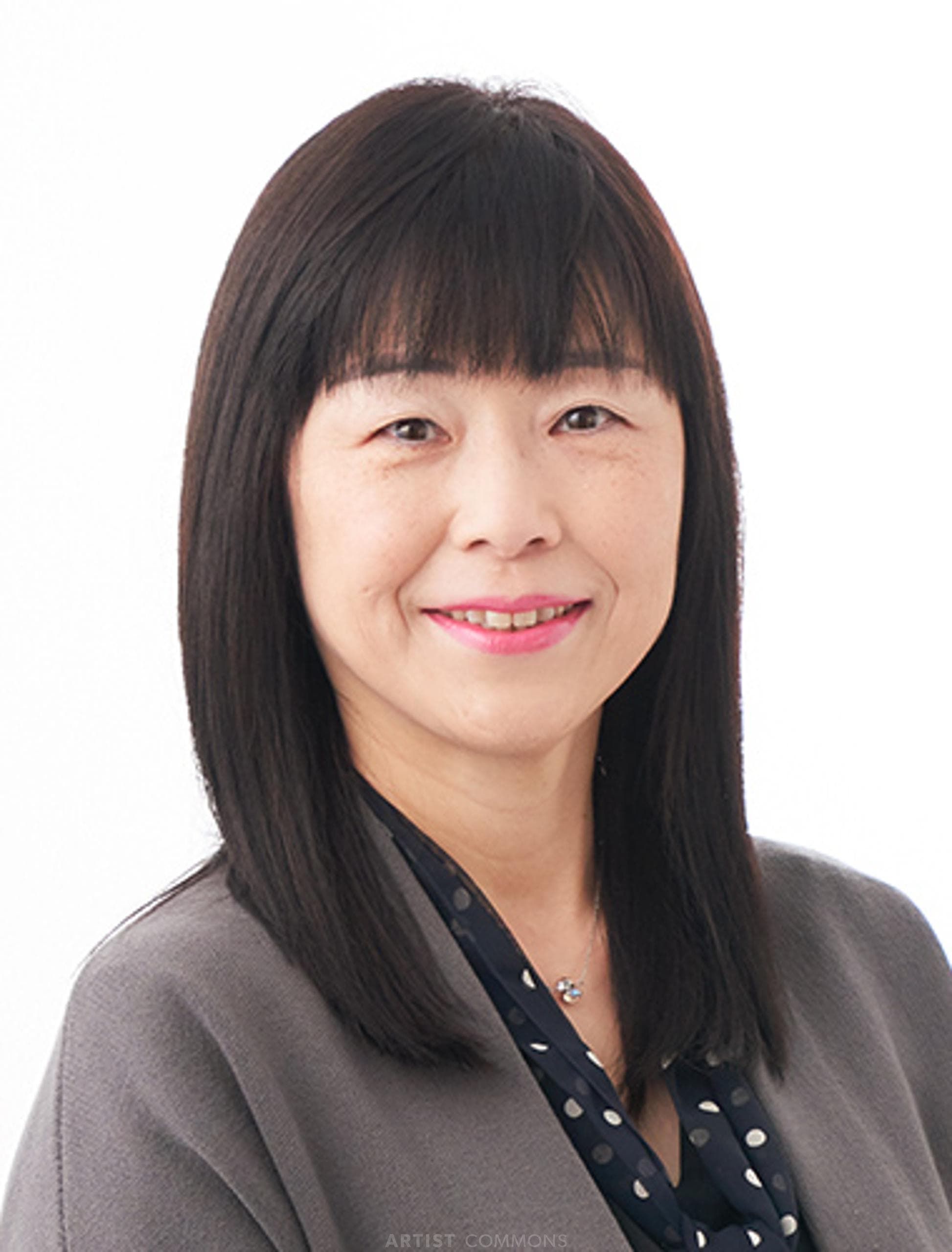 奥富亮子