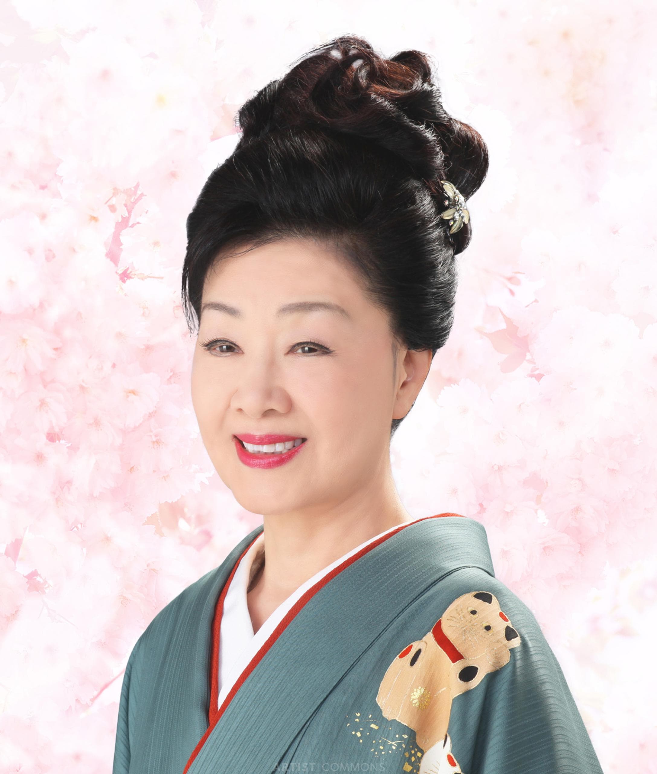金田たつえ