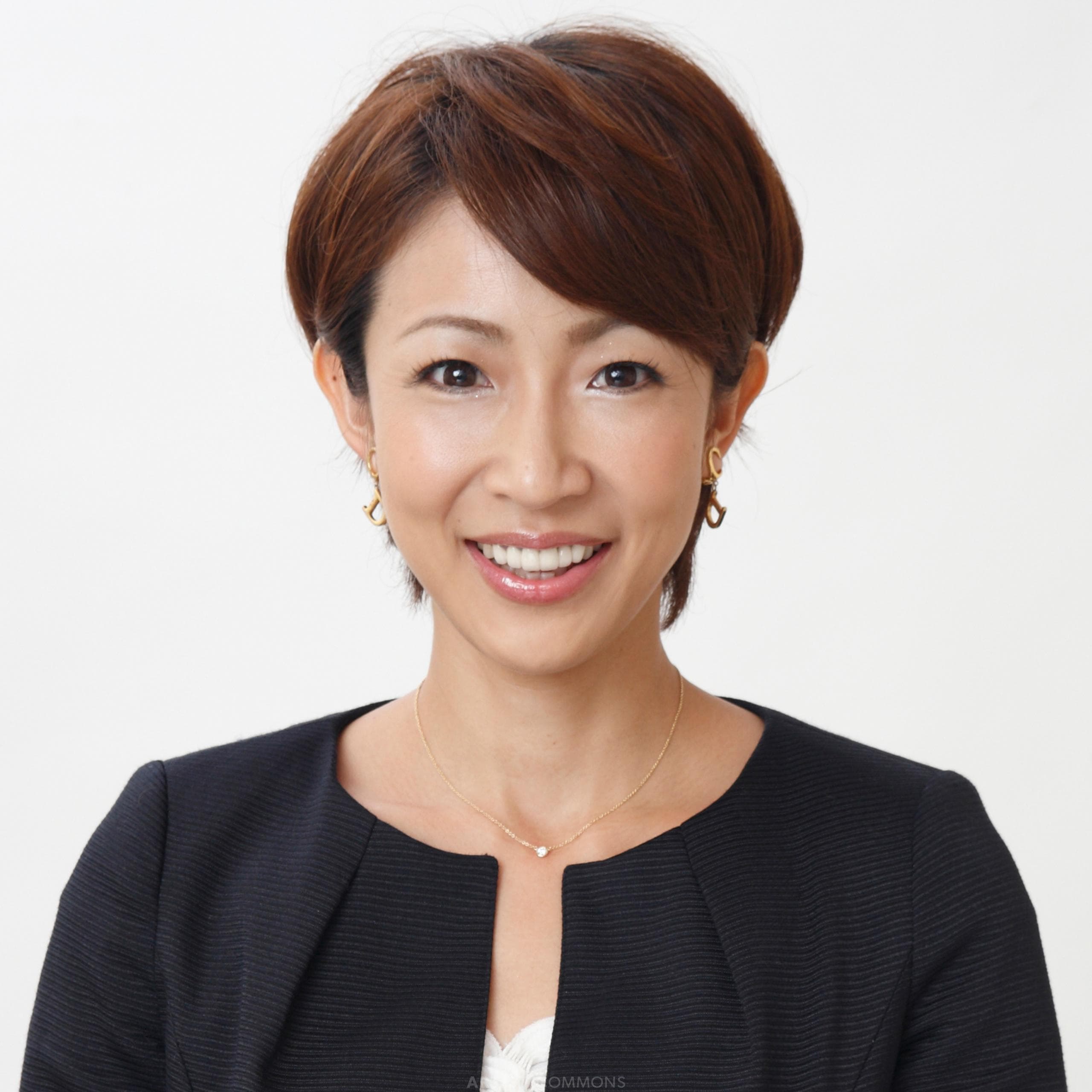 小寺右子